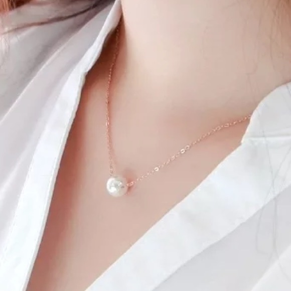 ⚜️[𝟯/$𝟭𝟴]⚜️Gold Pearl Delicate Charm Choker NEW - Picture 8 of 10